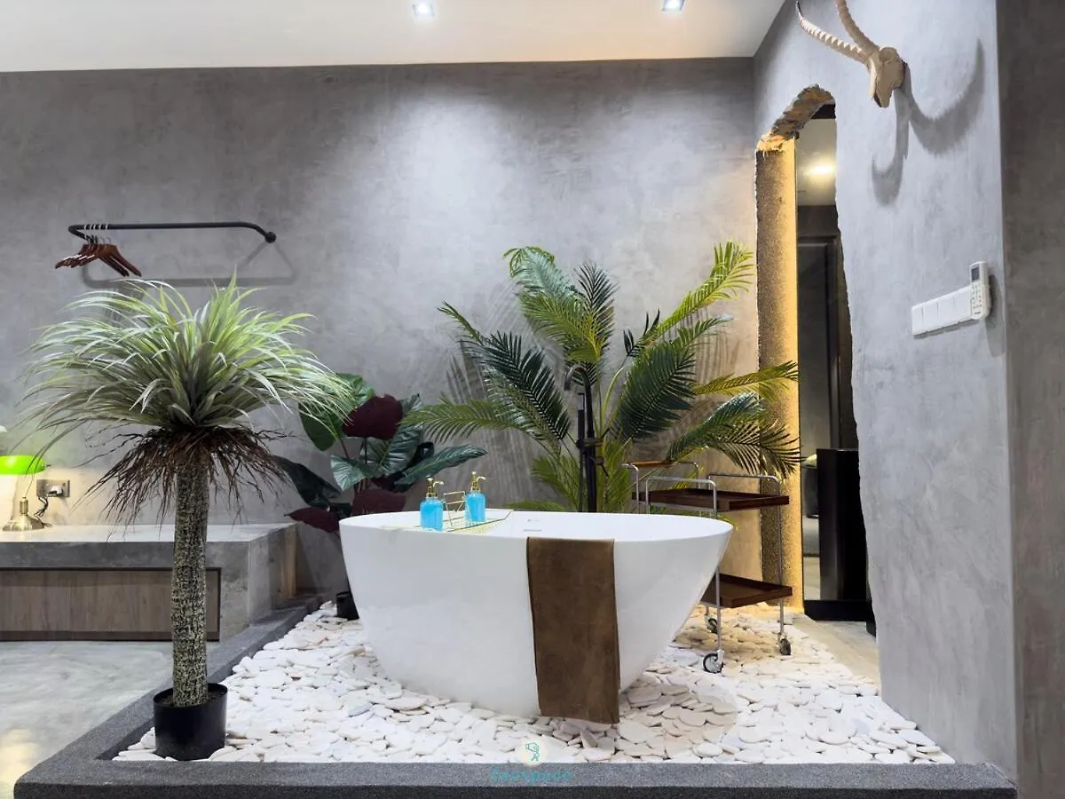 Lux Studio W Bathtub - Linked To Quill City Mall Kuala Lumpur
